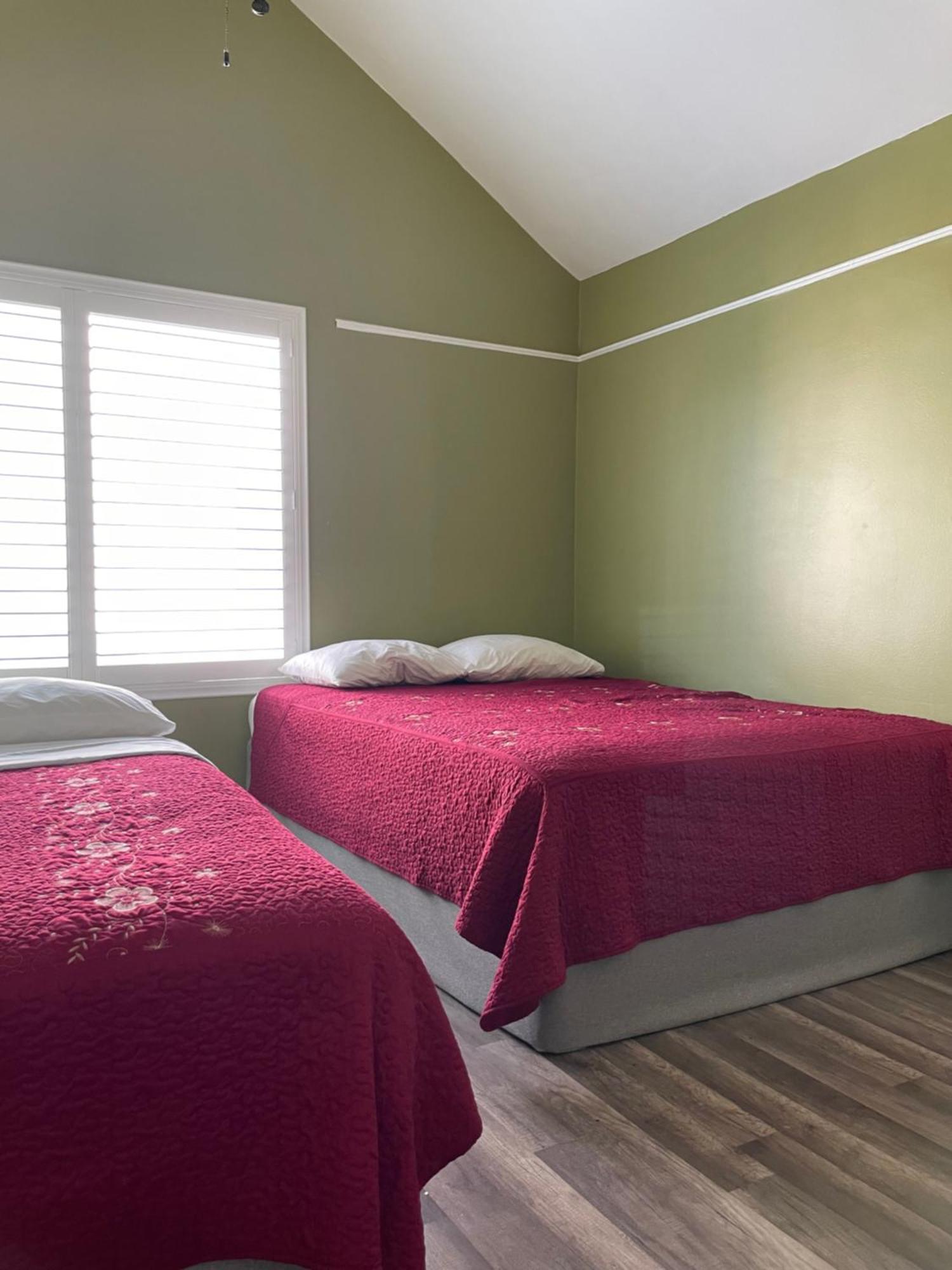 Private Large La Bedroom W Private Full Bathroom Or Half-bathroom - Tv - Ac - Wifi - Private Fridge Near Usc - Exposition Park - Usc Memorial Coliseum - Banc Of California Bmo Stadium - Downtown Angeles Dtla - Of Southern California Us Los Angeles