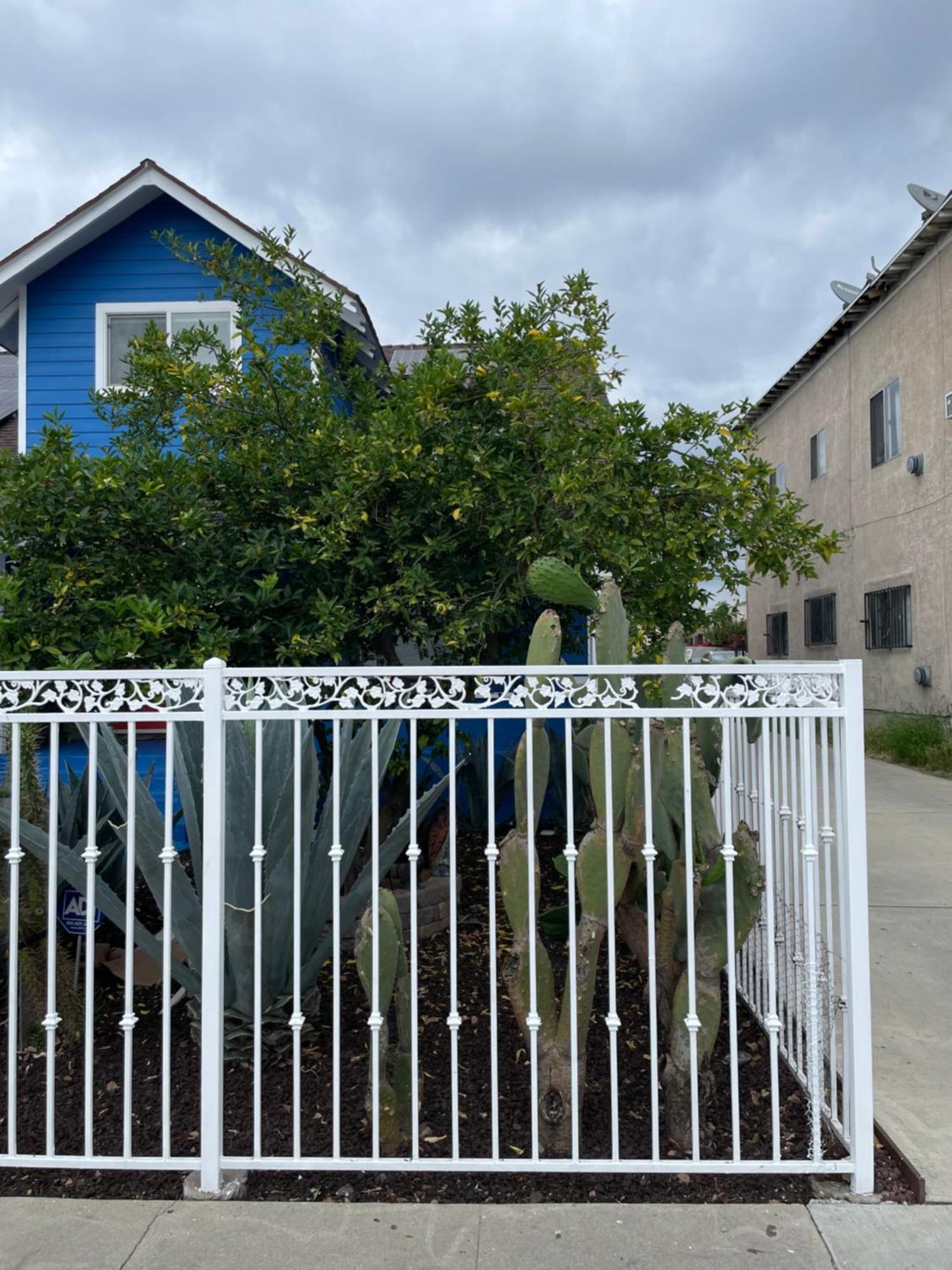 Private Large La Bedroom W Private Full Bathroom Or Half-bathroom - Tv - Ac - Wifi - Private Fridge Near Usc - Exposition Park - Usc Memorial Coliseum - Banc Of California Bmo Stadium - Downtown Angeles Dtla - Of Southern California Us Los Angeles